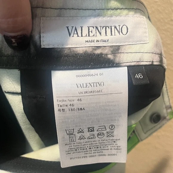 Authentic Valentino Green, White, and Black Men's Shorts - Picture 8 of 11